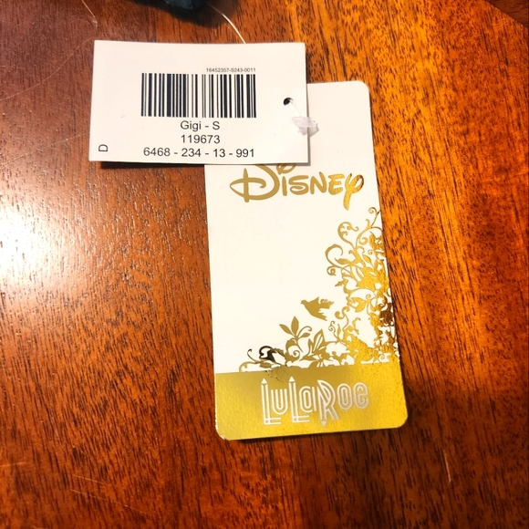 Women's LuLaRoe Disney Nightmare Before Christmas Shirt Size Small - Picture 4 of 7